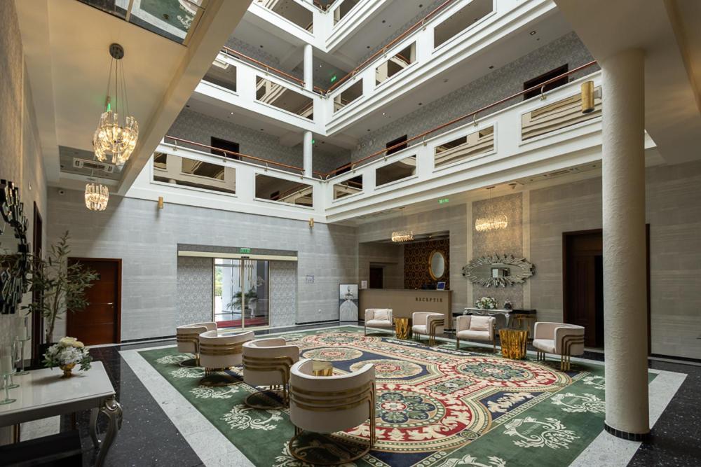 Hotel Romanita Baia Mare Buitenkant foto