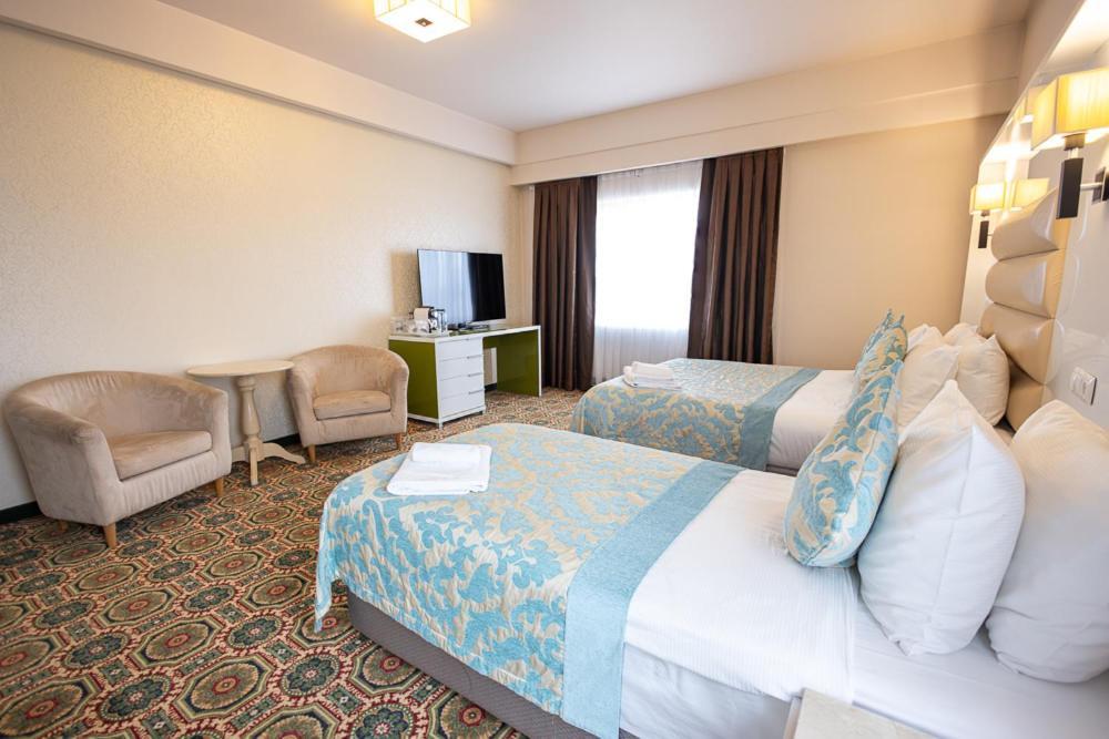 Hotel Romanita Baia Mare Buitenkant foto