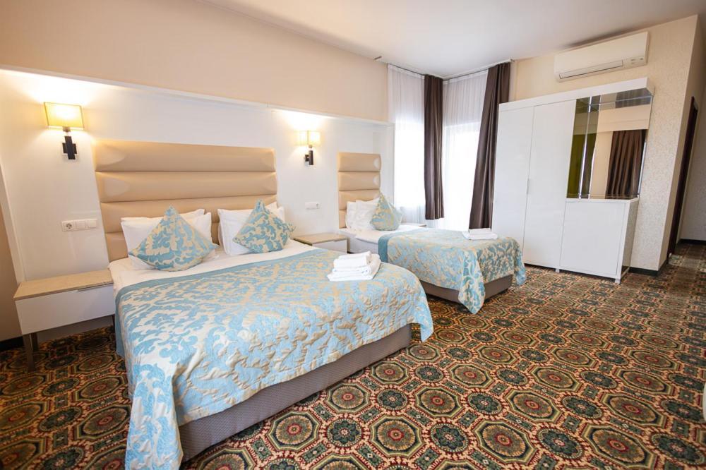 Hotel Romanita Baia Mare Buitenkant foto