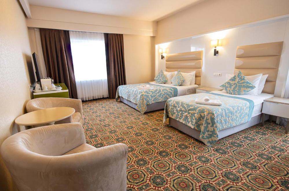 Hotel Romanita Baia Mare Buitenkant foto